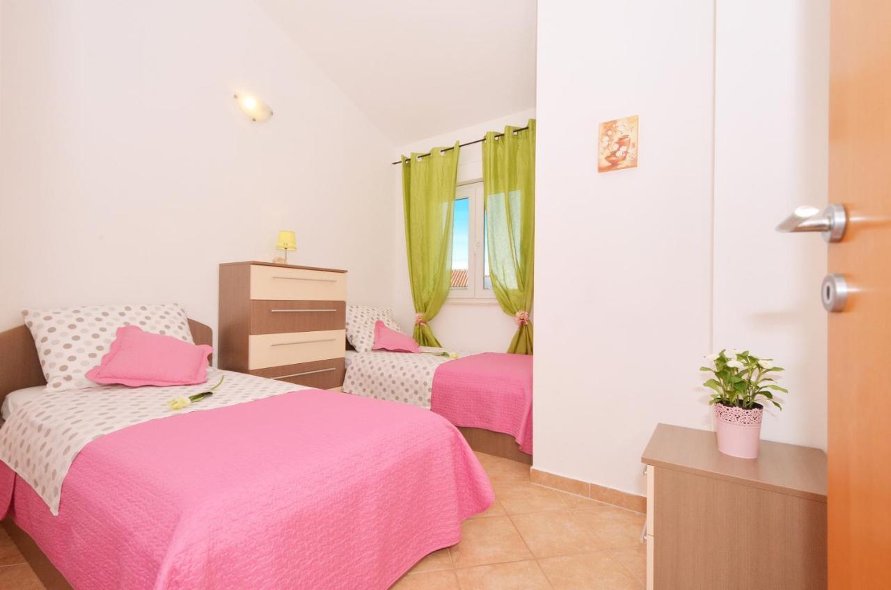 Apartmani Basic Rogoznica Rogoznica  Extérieur photo