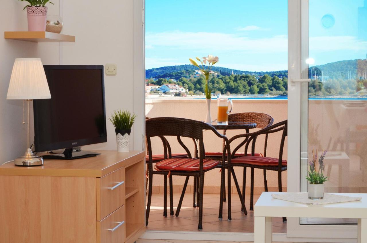 Apartmani Basic Rogoznica Rogoznica  Extérieur photo